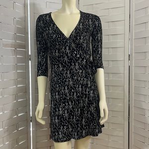Gap factory black and white print rayon wrap dress small